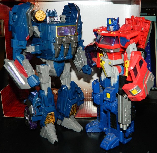 Transformers Fall Of Cybertron Minions Rumble, Frenzy, Ravage And Ratbat In Hand Images Of Wave 1 Toys  (33 of 42)